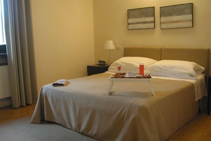 Room 16 of 66