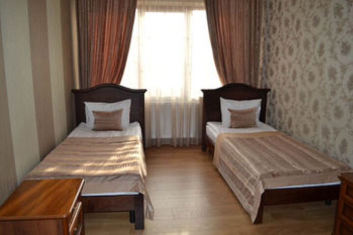 Room 13 of 35