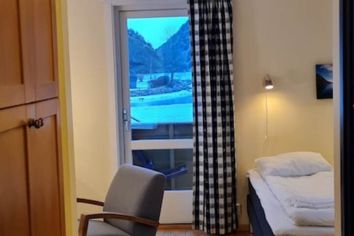 Room 21 of 94