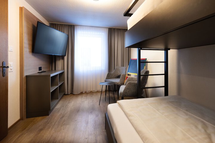 Room 21 of 83