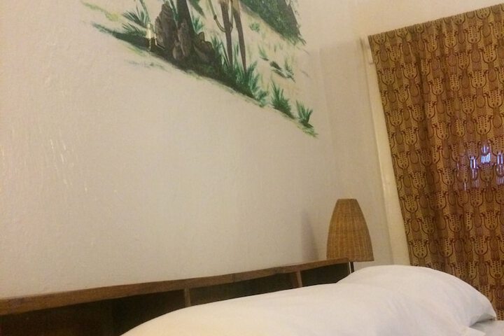 Room 6 of 65