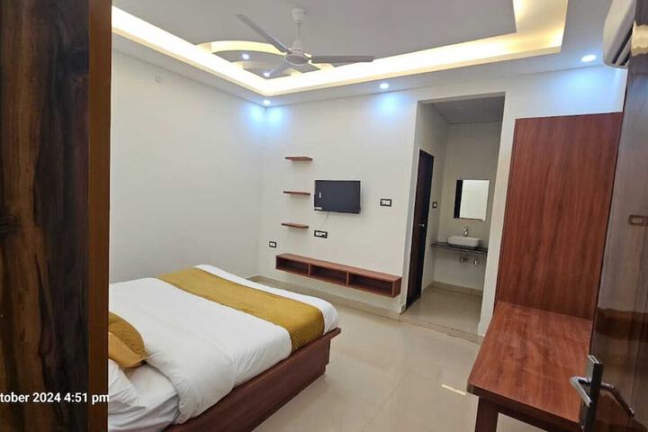 Room 29 of 65