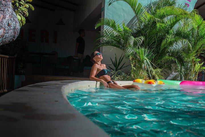 Pool 164 of 262
