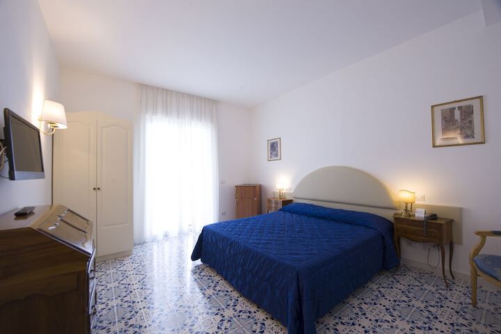 Room 3 of 42