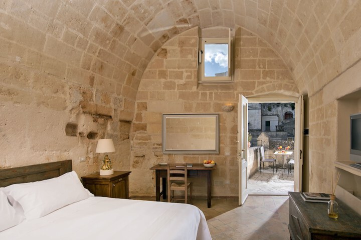 Room 15 of 150