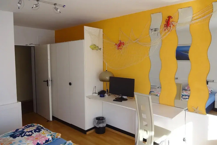 Room 5 of 15