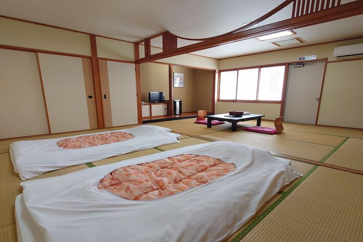 Room 14 of 106