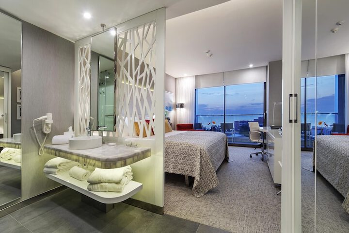 Room 48 of 303