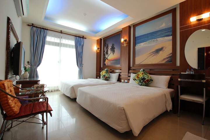 Room 16 of 33