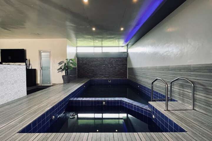 Pool 26 of 40