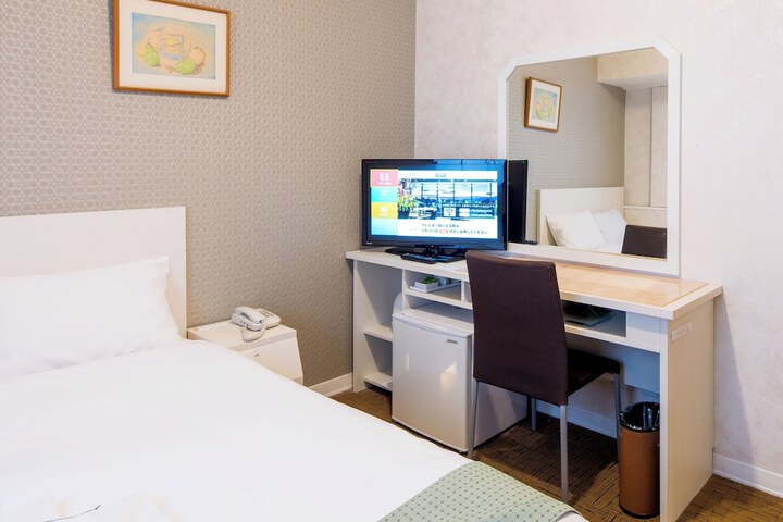 Room 7 of 34