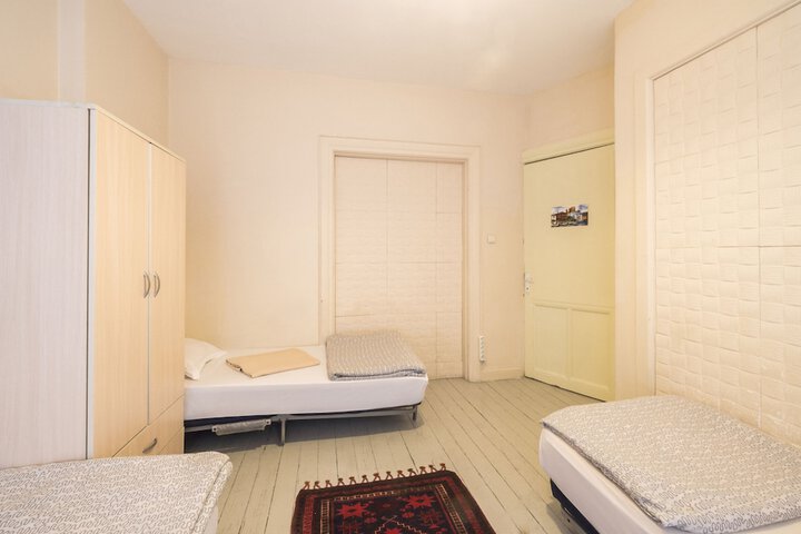 Room 25 of 27