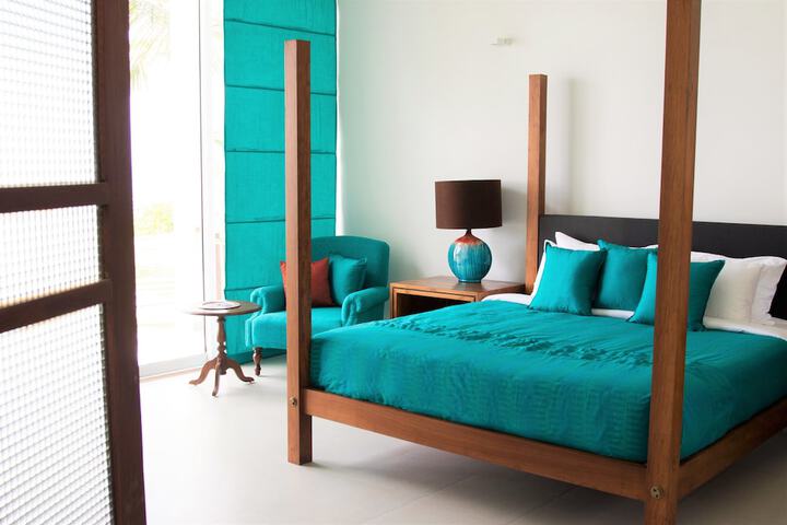 Room 6 of 30