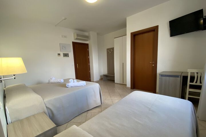 Room 20 of 125