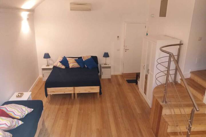 Room 9 of 21