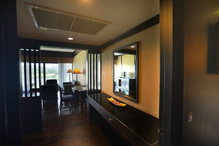 Room 21 of 38