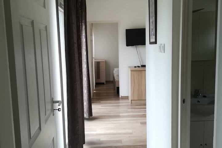 Room 6 of 86