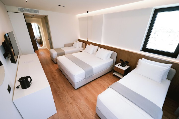 Room 21 of 50