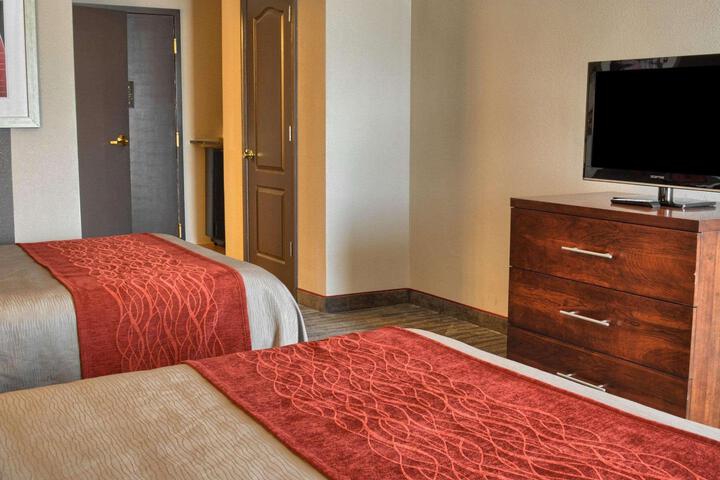 Double Accessible King Size Bed (10 of 11)