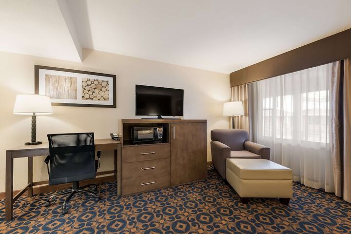Room 6 of 30