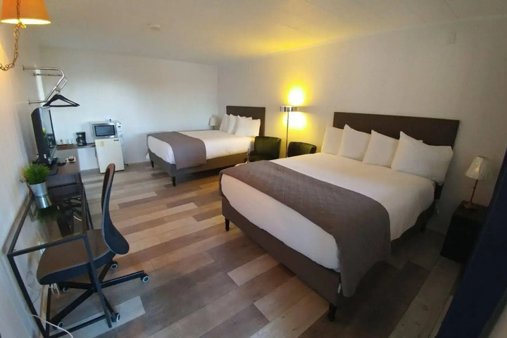 COZY COURT MOTEL