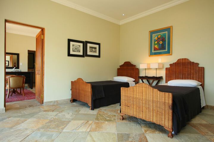 Room 2 of 11