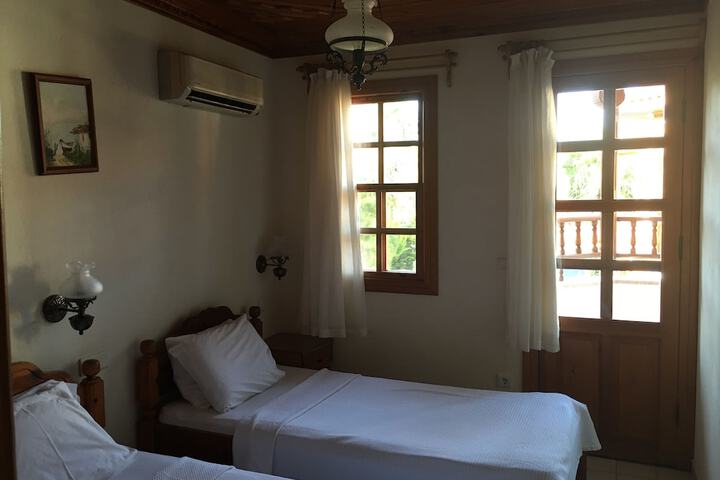 Room 15 of 117