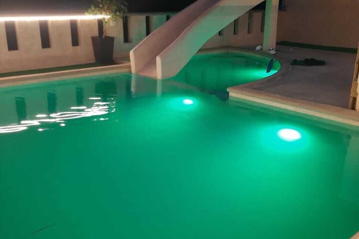 Pool 27 of 39