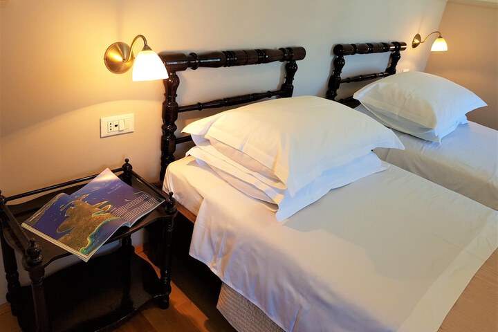 Room 14 of 33