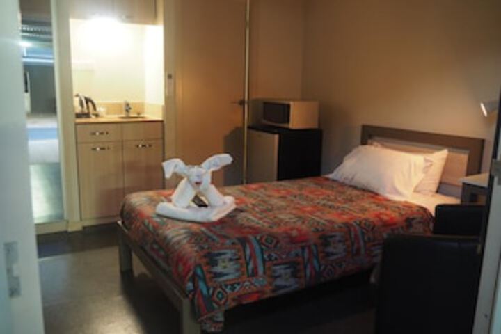 Room 4 of 27