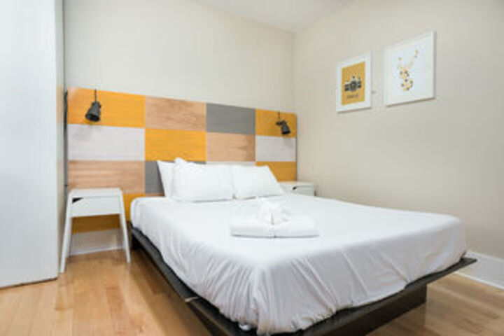 Room 12 of 16