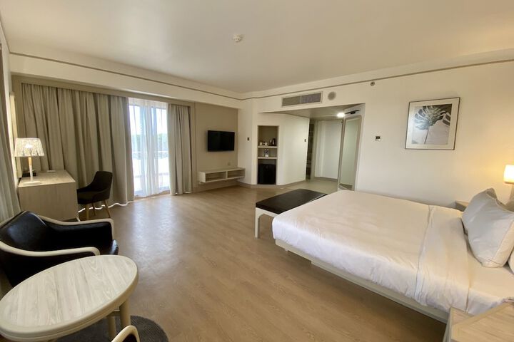 Room 8 of 69