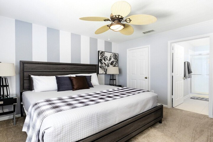 Room 283 of 710