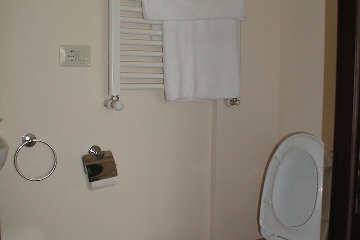 Room 58 of 85