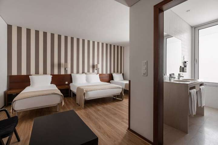 Room 42 of 92