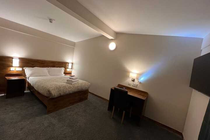 Room 13 of 23