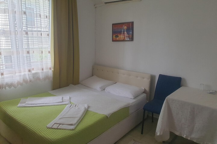 Room 3 of 6