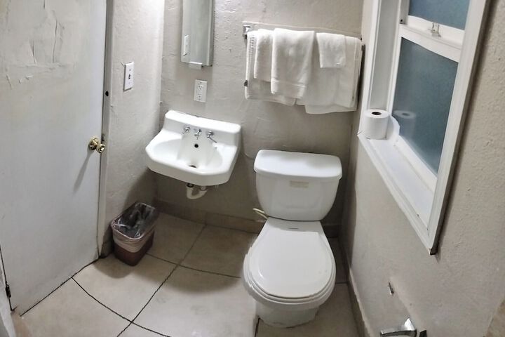 Room 14 of 19