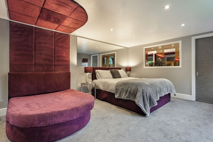 Room 62 of 390