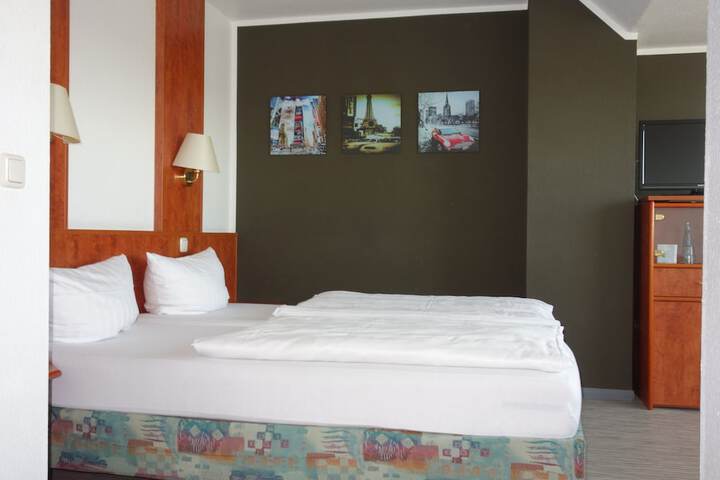 Room 9 of 39
