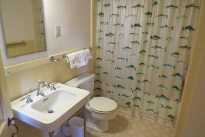Room 2 of 34
