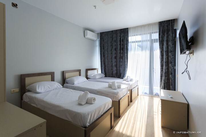 Room 5 of 15