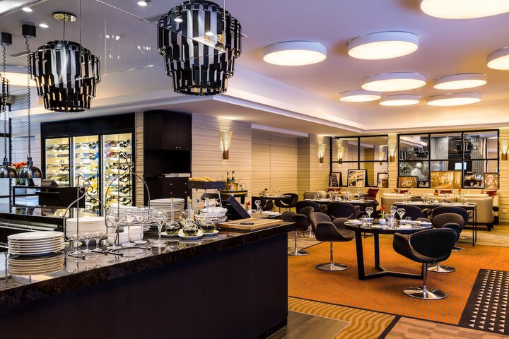 Dining 84 of 146