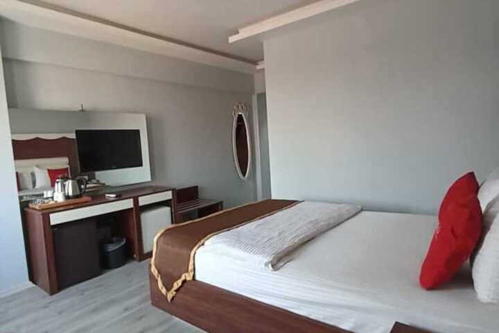 Room 35 of 53