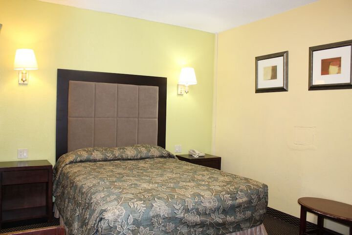 2 Queen Beds (4 of 7)