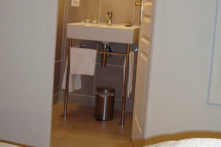 Room 44 of 61