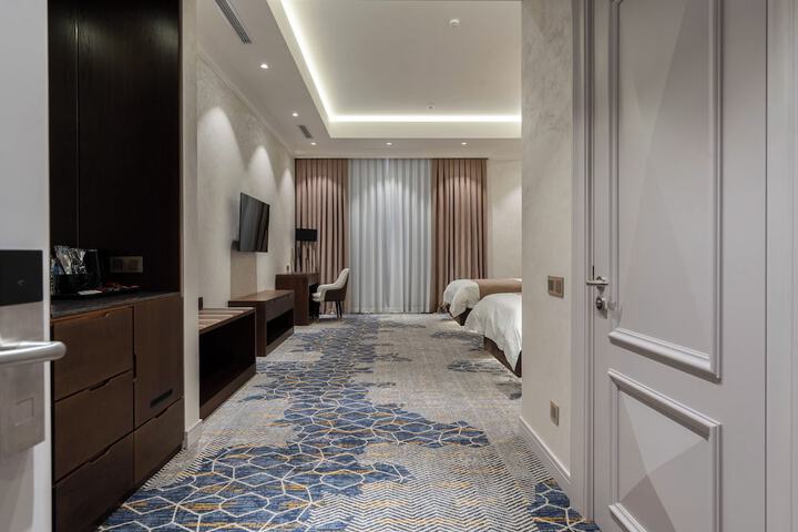 Room 37 of 114