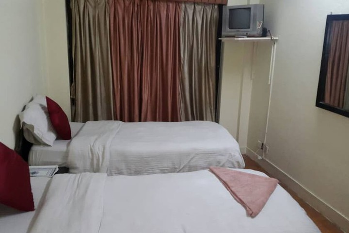 Room 19 of 33