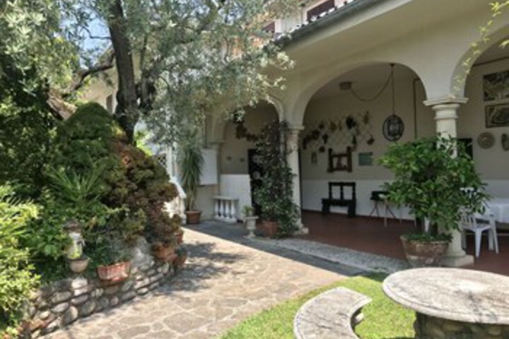 Hotel Exterior 10 of 46
