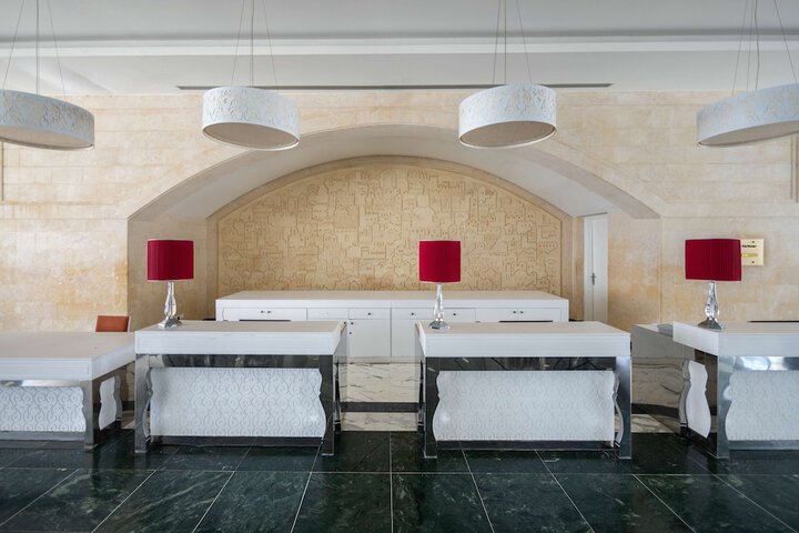 Hotel Interior 7 of 155